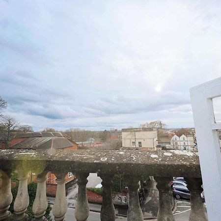 4 Bed Loft Apartment Overlooking Historic Town Trowbridge Exteriör bild