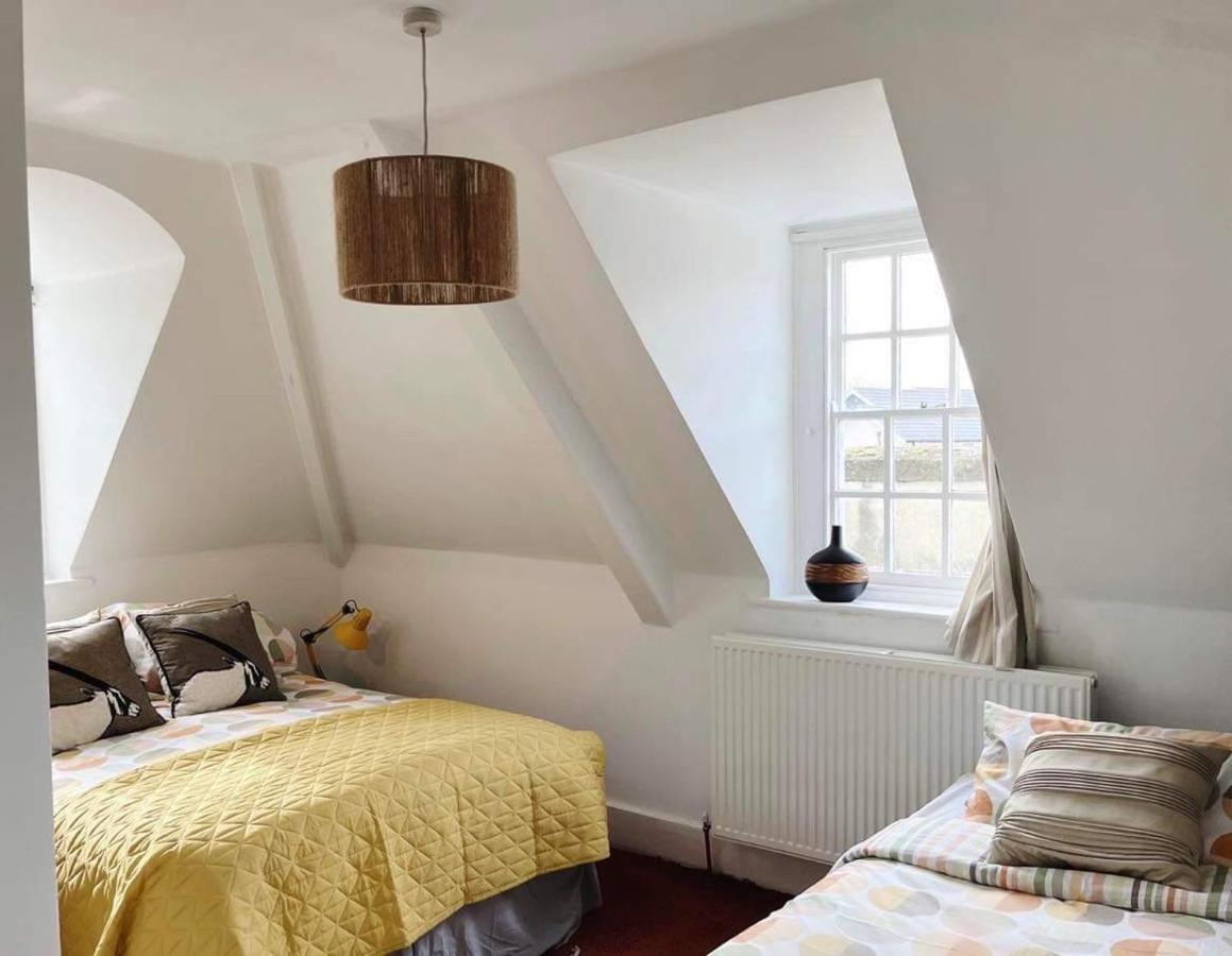 4 Bed Loft Apartment Overlooking Historic Town Trowbridge Exteriör bild