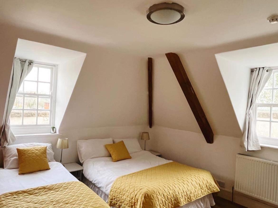 4 Bed Loft Apartment Overlooking Historic Town Trowbridge Exteriör bild