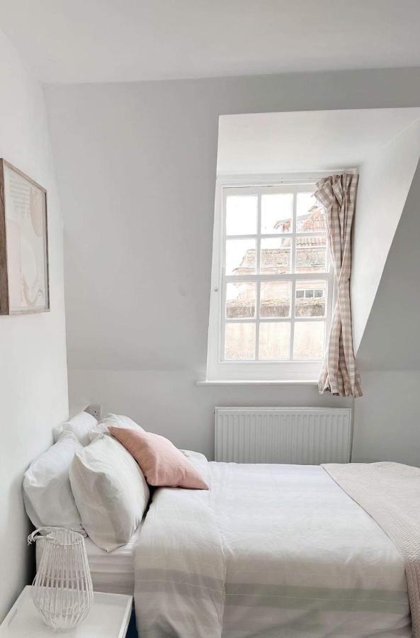 4 Bed Loft Apartment Overlooking Historic Town Trowbridge Exteriör bild