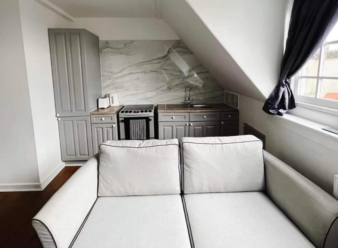 4 Bed Loft Apartment Overlooking Historic Town Trowbridge Exteriör bild