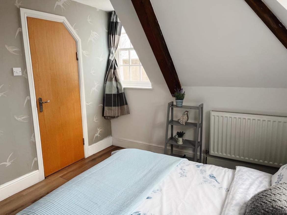 4 Bed Loft Apartment Overlooking Historic Town Trowbridge Exteriör bild