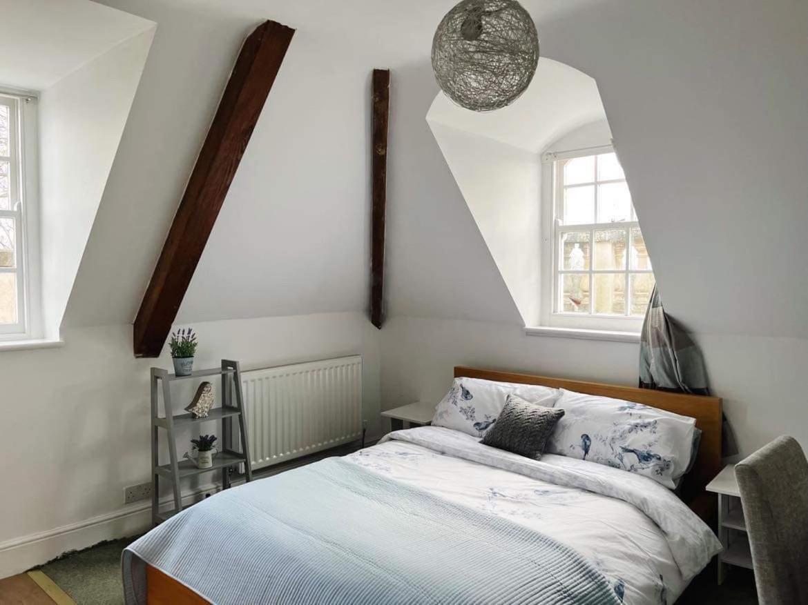 4 Bed Loft Apartment Overlooking Historic Town Trowbridge Exteriör bild