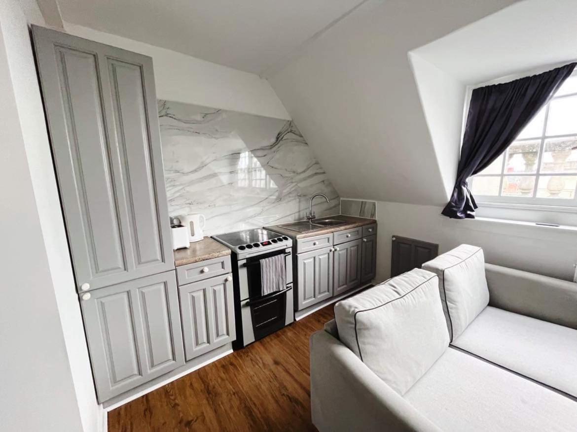 4 Bed Loft Apartment Overlooking Historic Town Trowbridge Exteriör bild