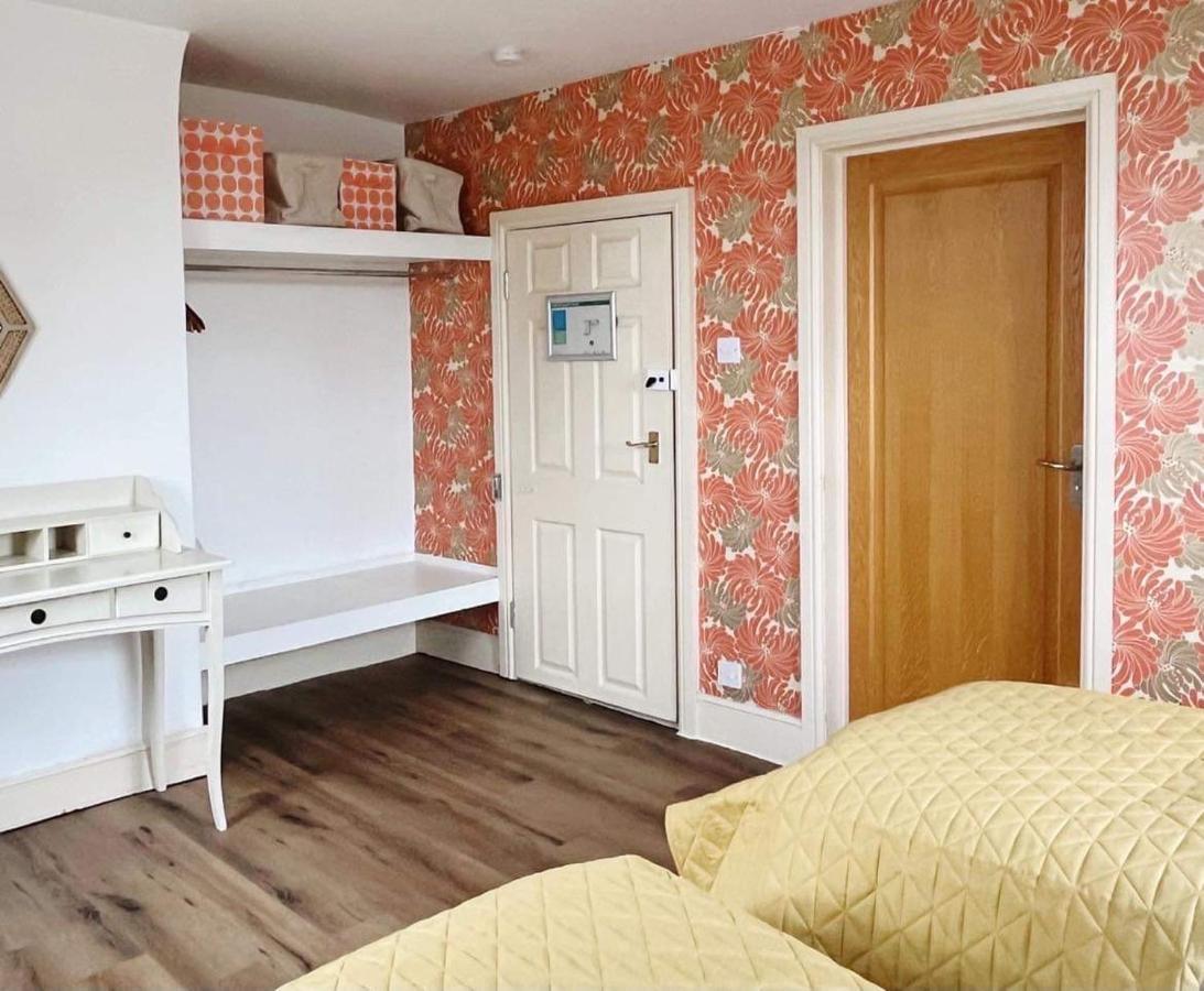 4 Bed Loft Apartment Overlooking Historic Town Trowbridge Exteriör bild