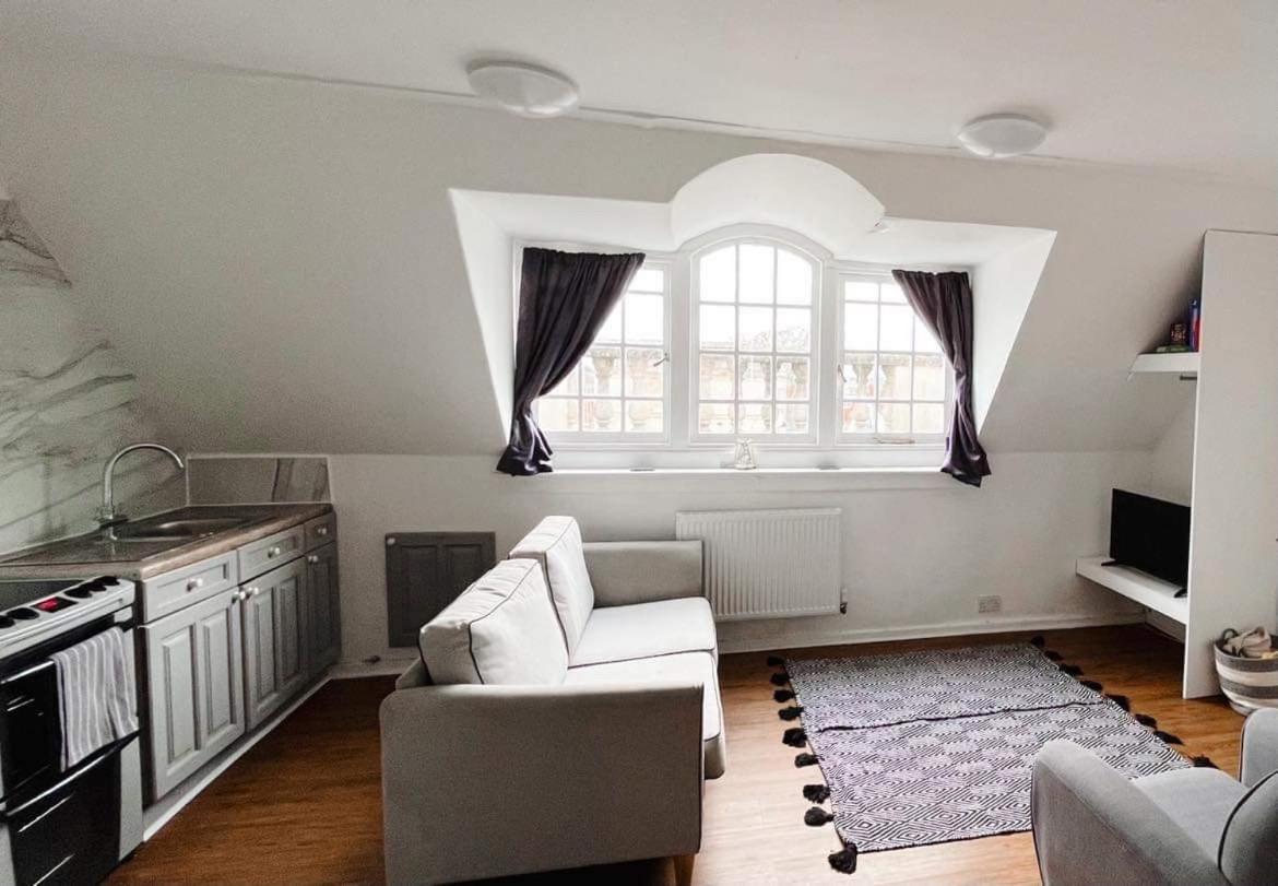 4 Bed Loft Apartment Overlooking Historic Town Trowbridge Exteriör bild