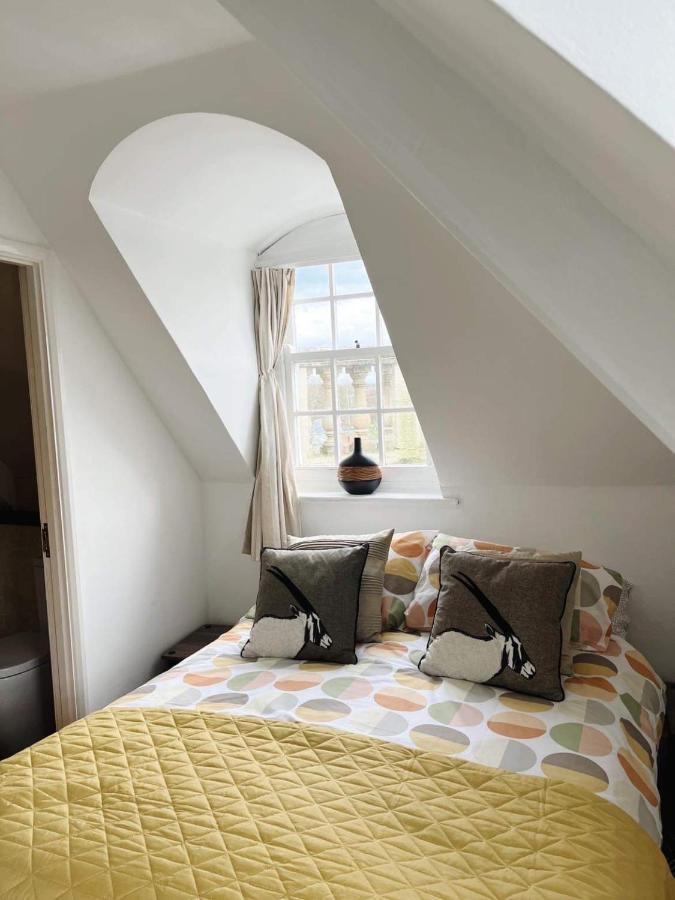 4 Bed Loft Apartment Overlooking Historic Town Trowbridge Exteriör bild